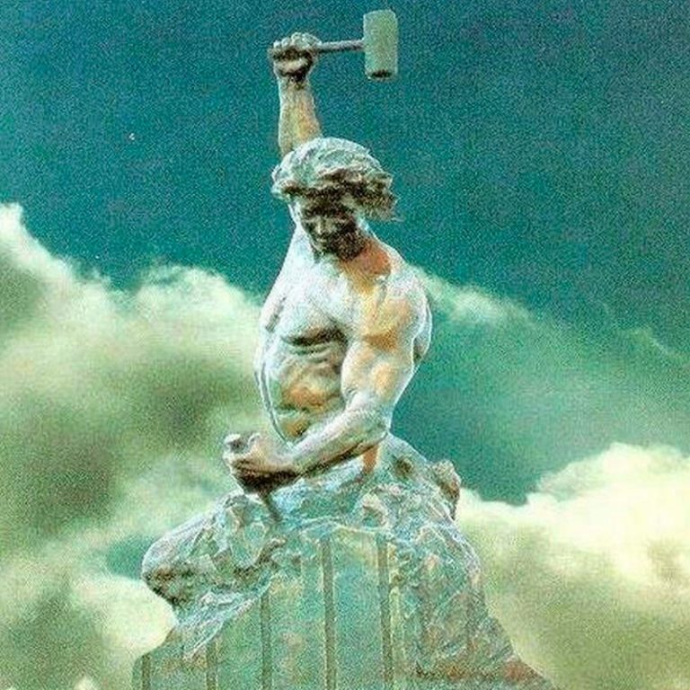 La escultura “El Aprendiz” Alianza Fraternal